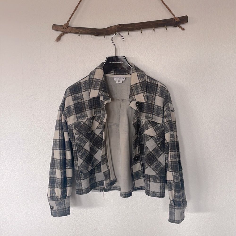 Distressed flannel - Picture 2 of 2
